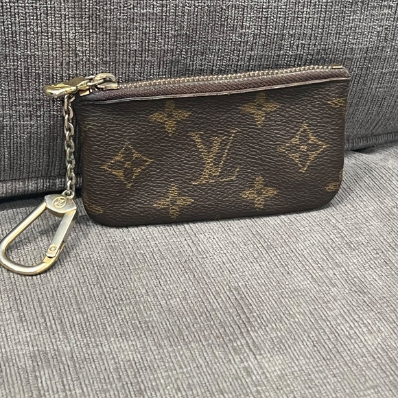 Louis Vuitton Monogram Key Pouch - Picture 1 of 7